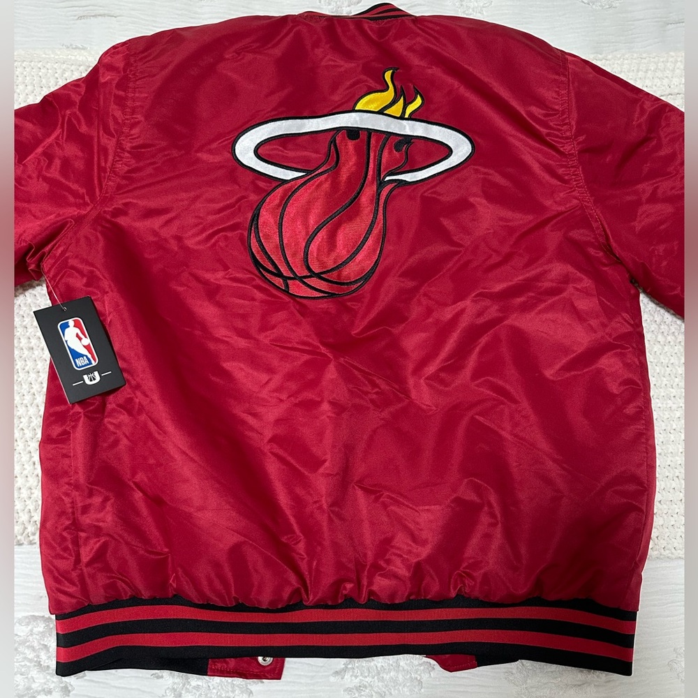 NBA Red Miami Heat Jacket - Picture 2 of 3